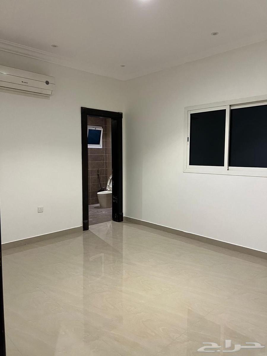 شقة 4 غرف في الياسمين 3