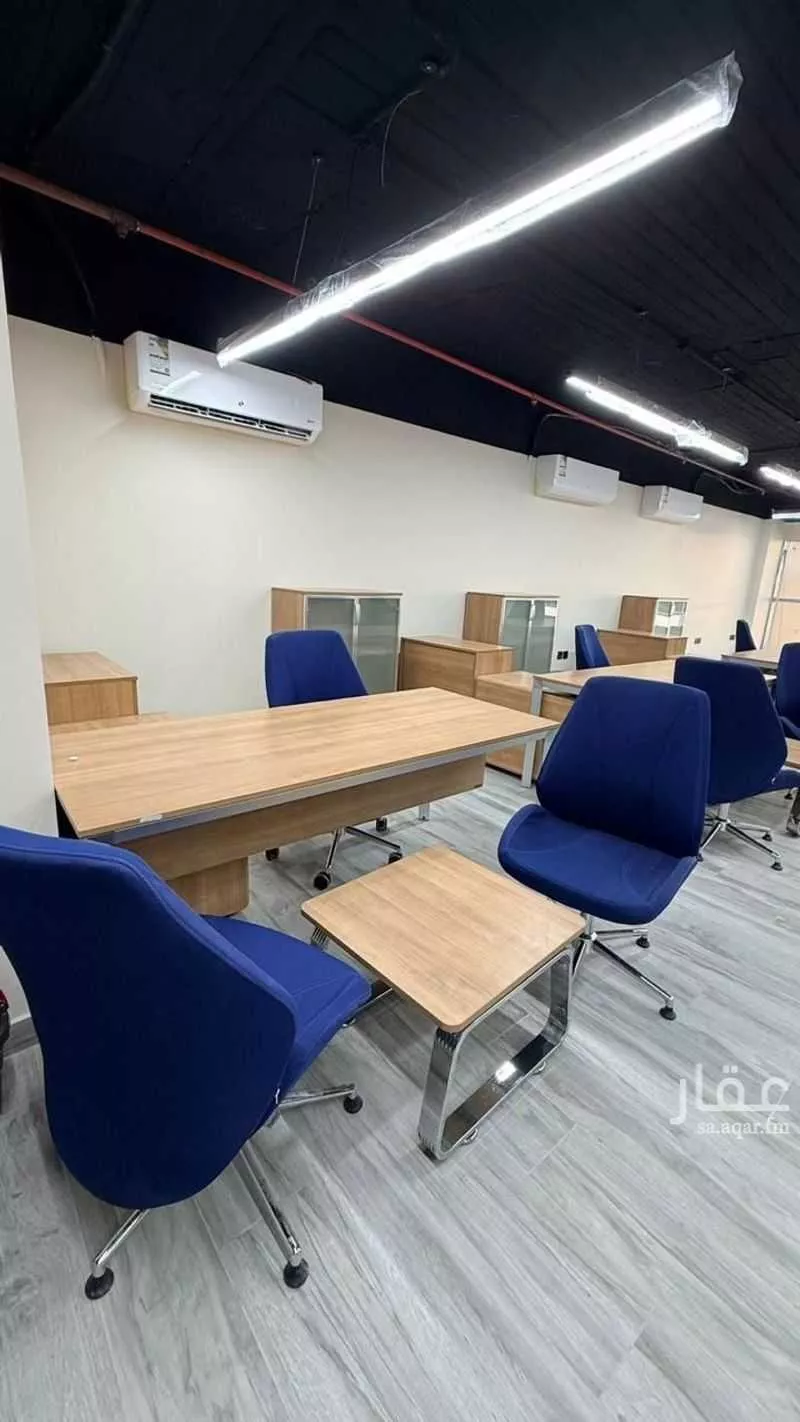 مكتب 200 م² في الشرفية 5