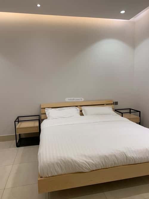 شقة 7 غرف في الملقا 15