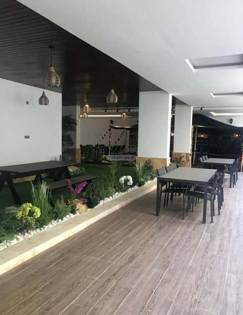 شقة 7 غرف في الملقا 19