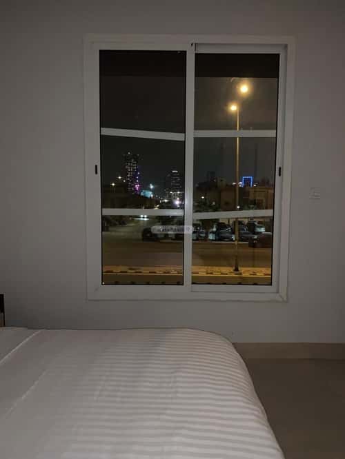 شقة 7 غرف في الملقا 4