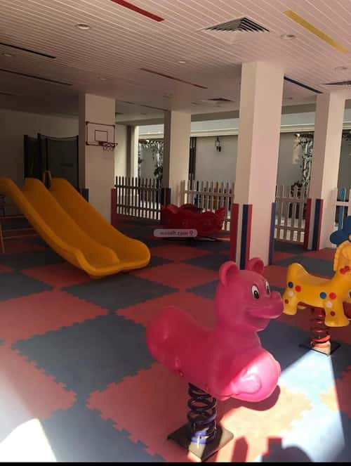 شقة 7 غرف في الملقا 5