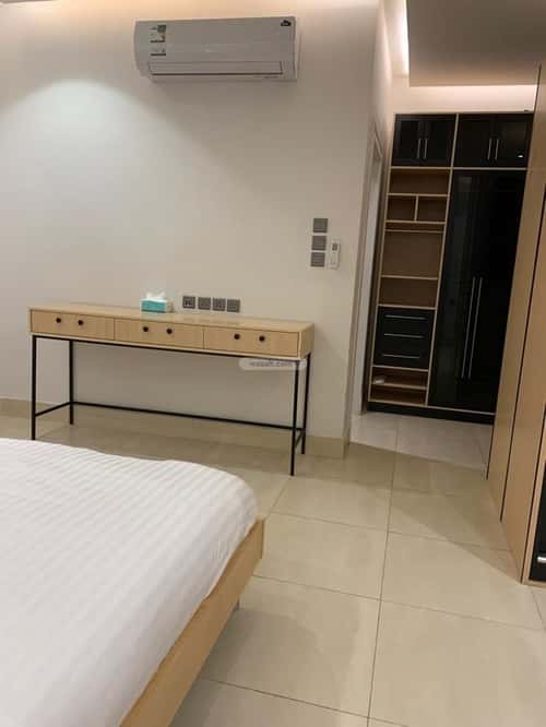 شقة 7 غرف في الملقا 9