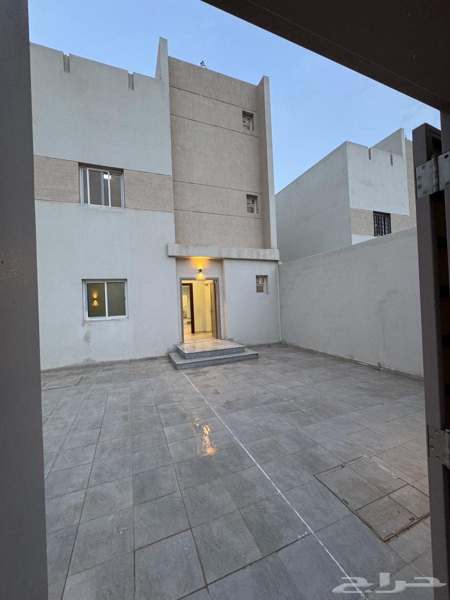 فيلا 6 غرف في الجنادرية 2