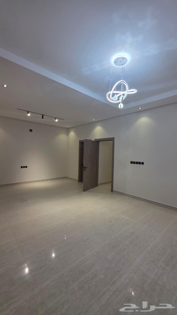 فيلا 6 غرف في النظيم 12