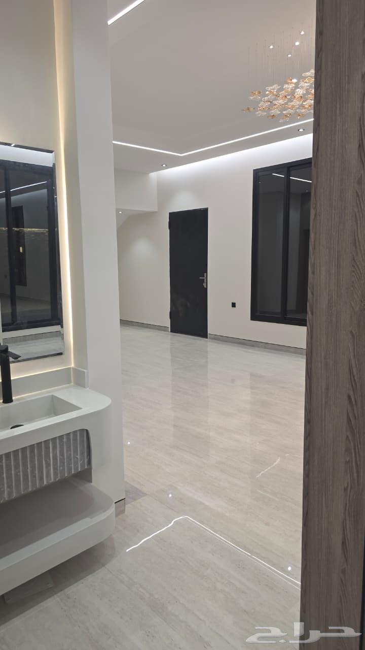 فيلا 6 غرف في النظيم 13