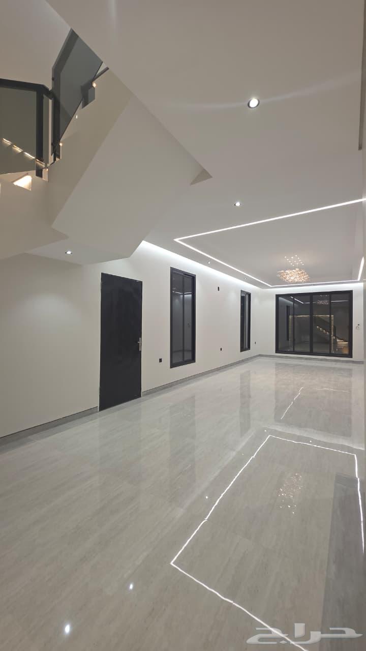 فيلا 6 غرف في النظيم 7