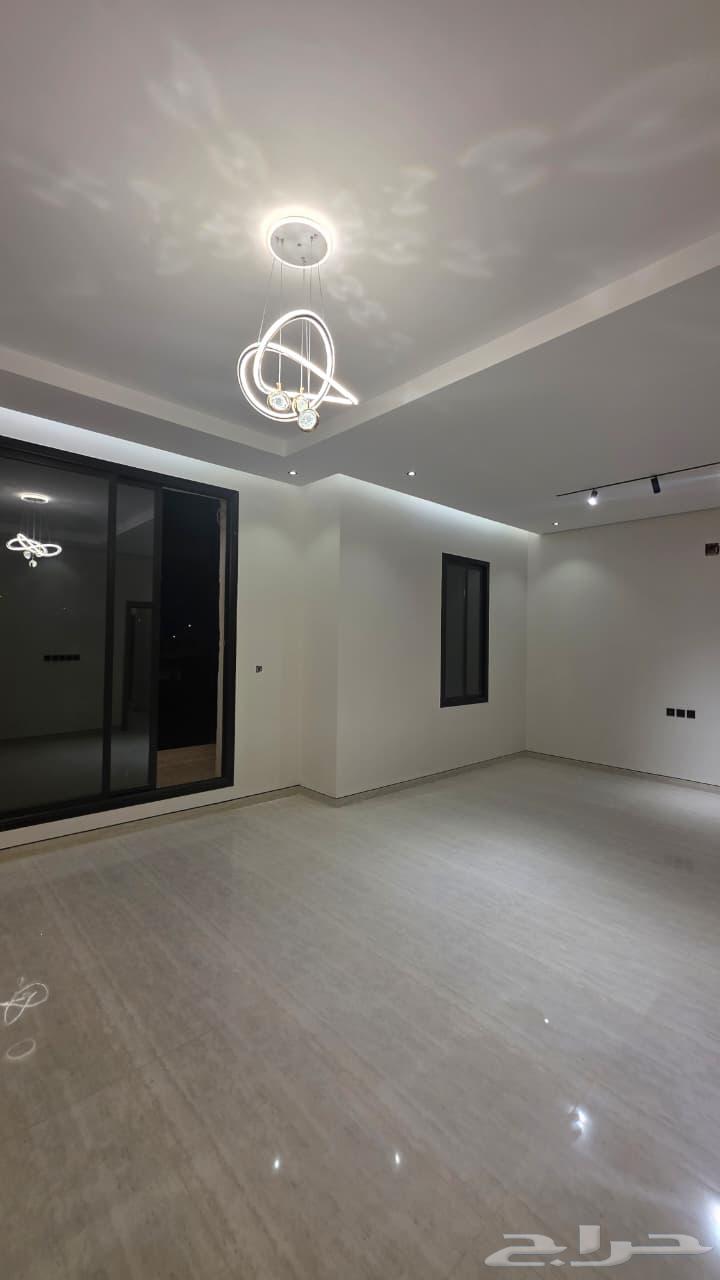 فيلا 6 غرف في النظيم 8