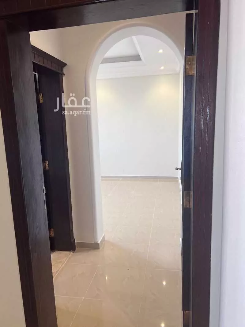 شقة 4 غرف في النزهة 6