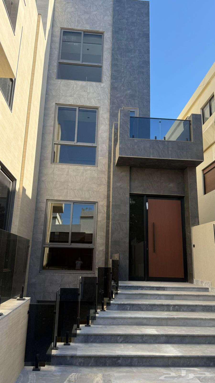 فيلا 6 غرف في الزهراء 10