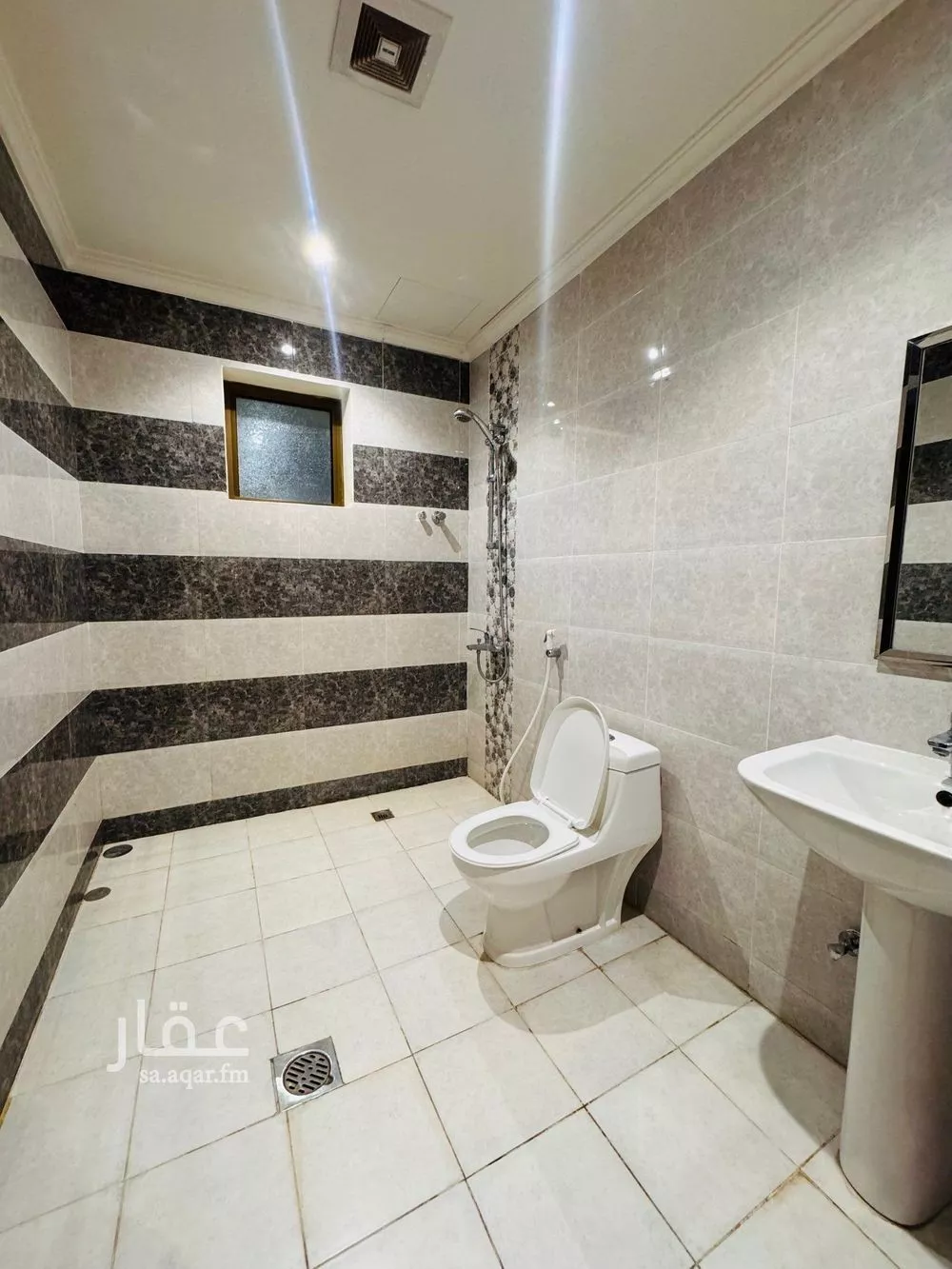 شقة 2 غرف في الزهور 5