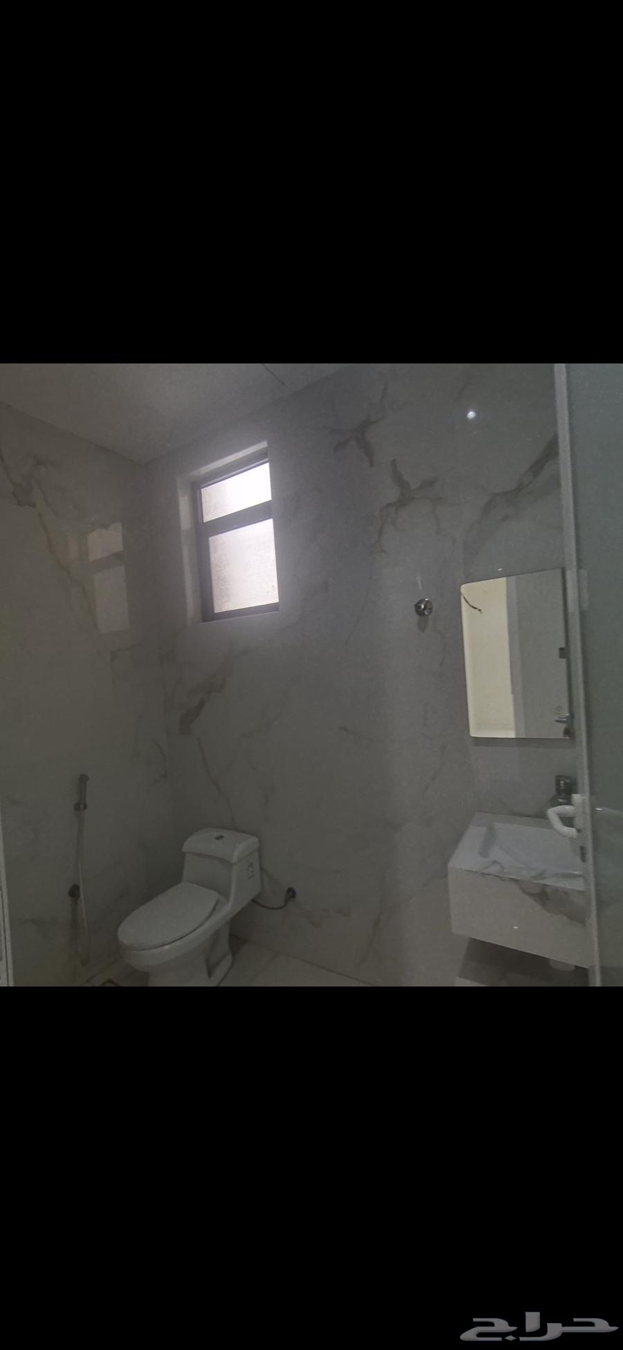 شقة 4 غرف في البحيرة 3