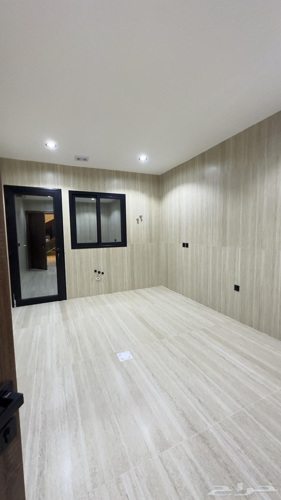 8 bedroom villa in Dahiat King Fahd 10