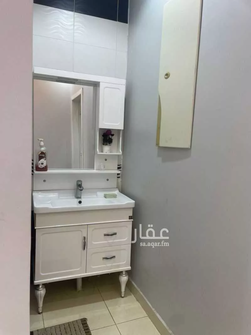 فيلا 3 غرف في الجنادرية 8