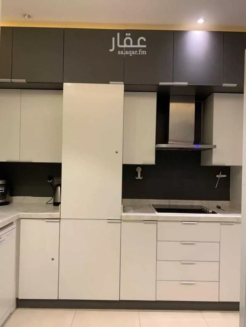 شقة 7 غرف في الملقا 15