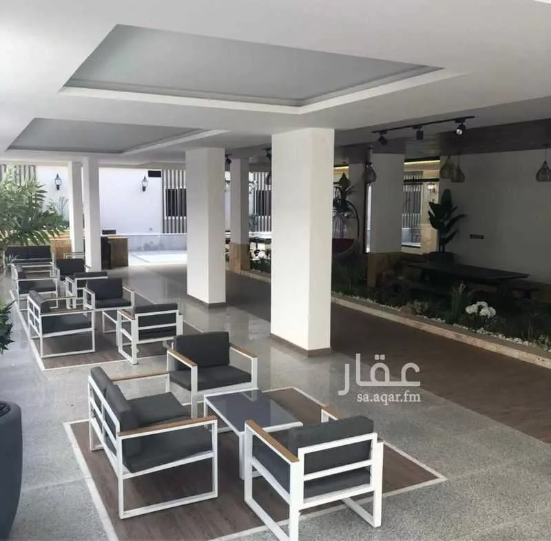 شقة 7 غرف في الملقا 18