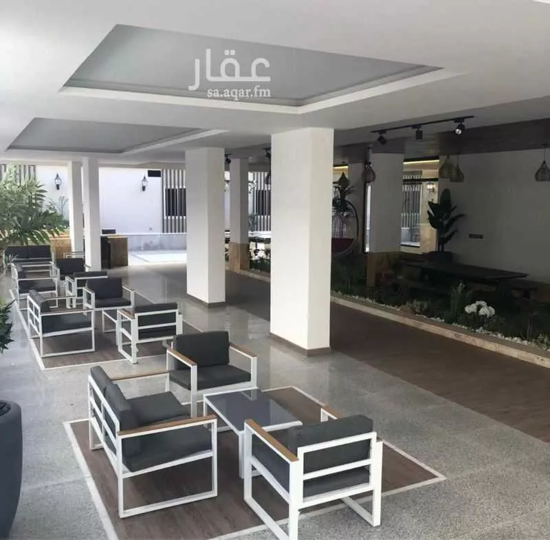 شقة 7 غرف في الملقا 3