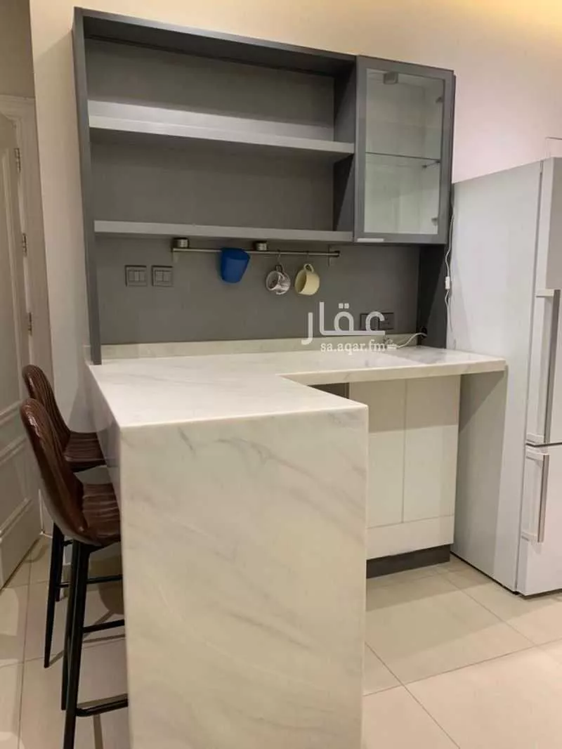 شقة 7 غرف في الملقا 21