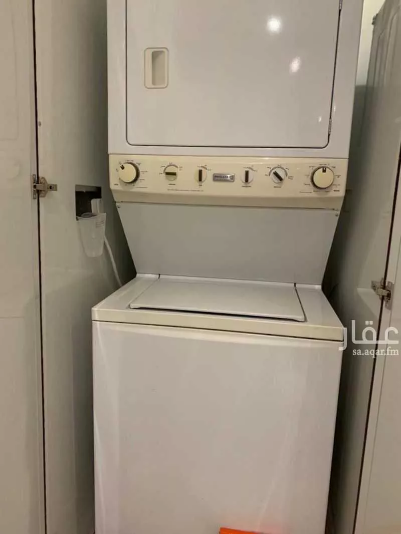 شقة 7 غرف في الملقا 23