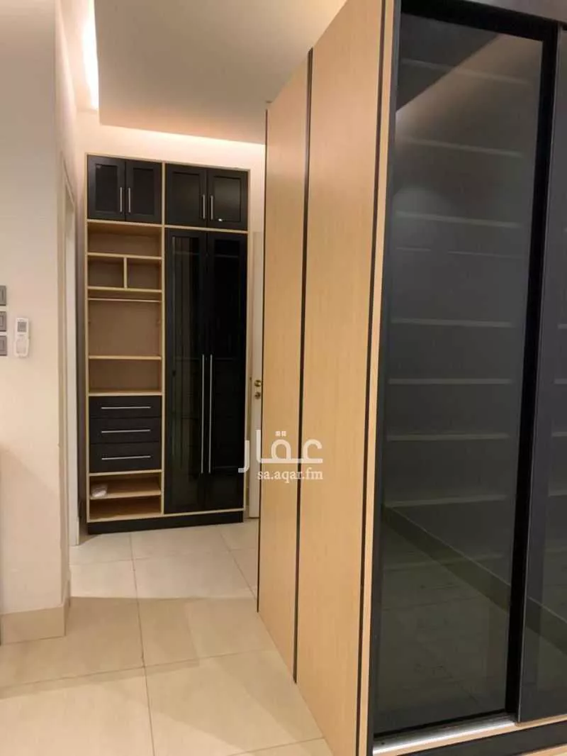 شقة 7 غرف في الملقا 27