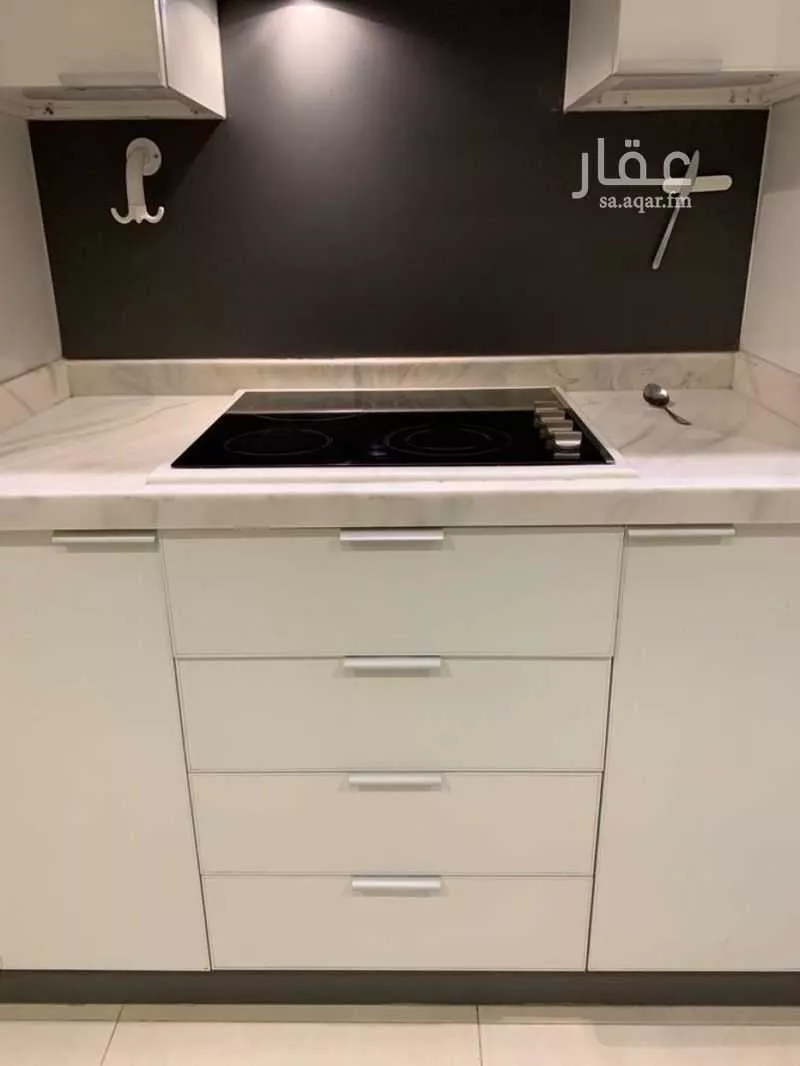 شقة 7 غرف في الملقا 9