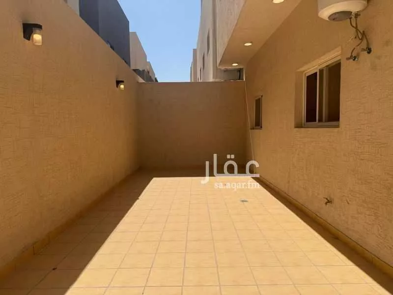 6 bedroom villa in Al Buhairah 3
