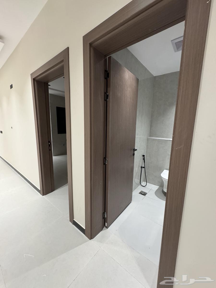 شقة 6 غرف في شوران 13