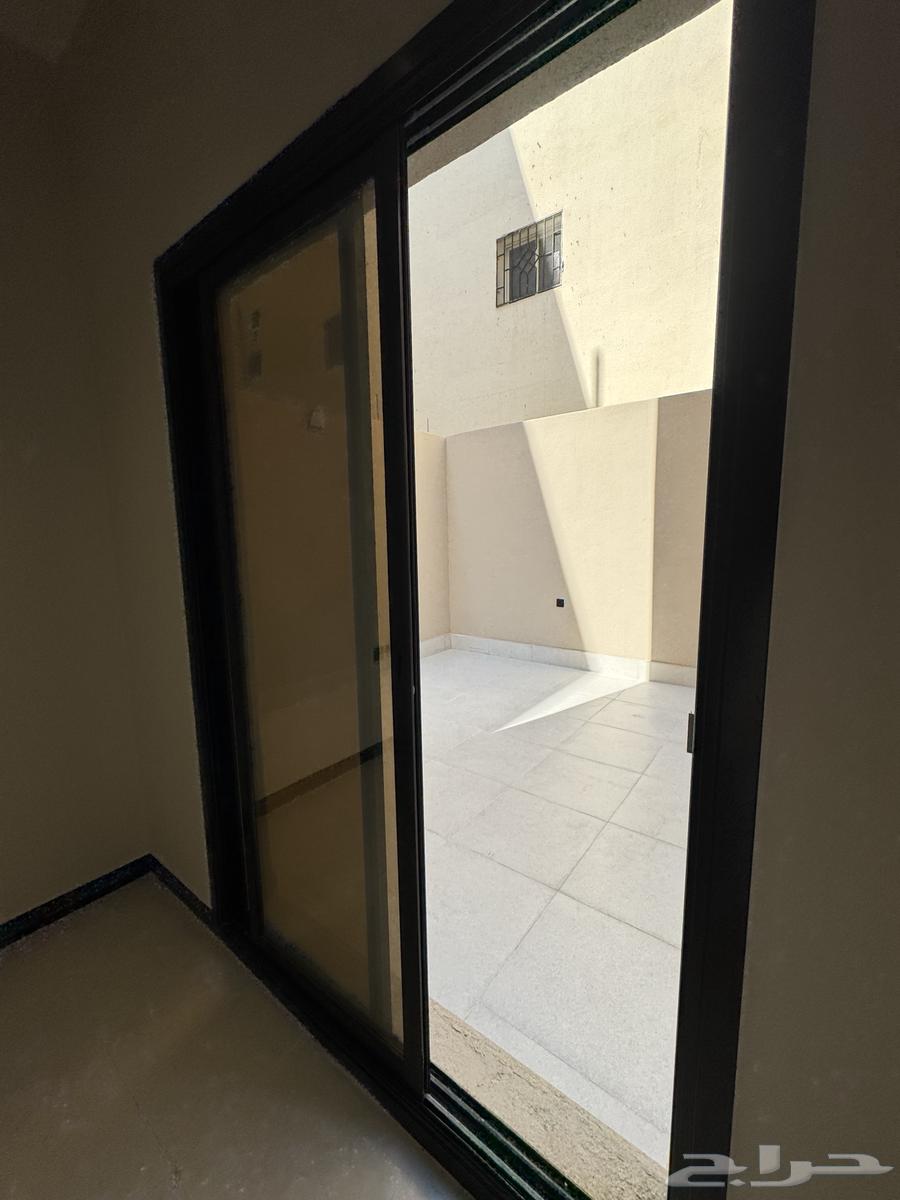 شقة 6 غرف في شوران 48