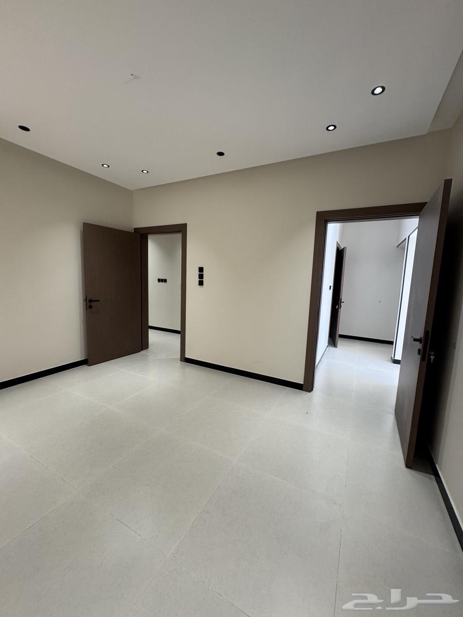 شقة 6 غرف في شوران 8