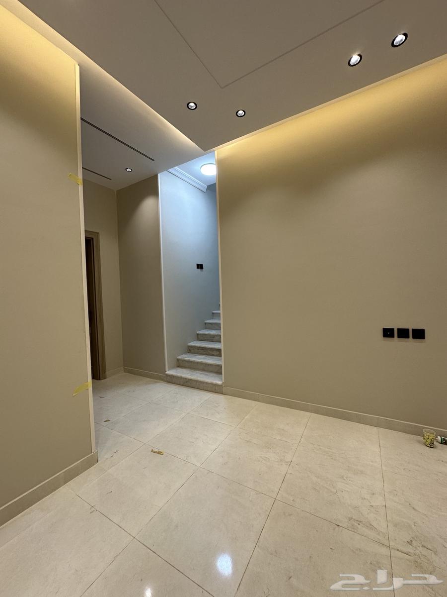 شقة 5 غرف في الرانوناء 12