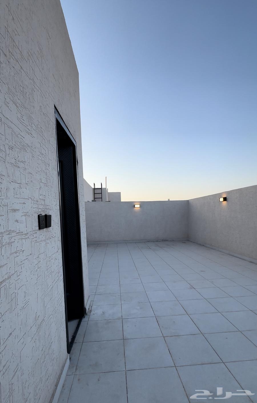 شقة 5 غرف في الرانوناء 3