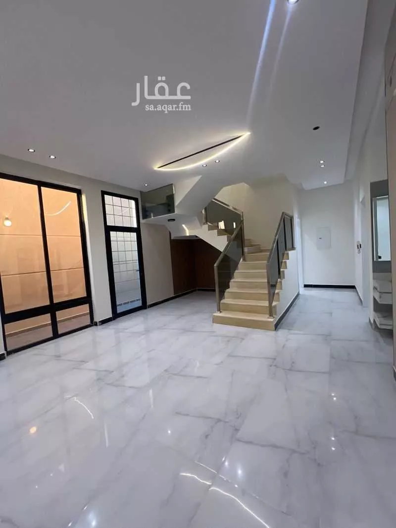 6 bedroom villa in Al Farouq 8