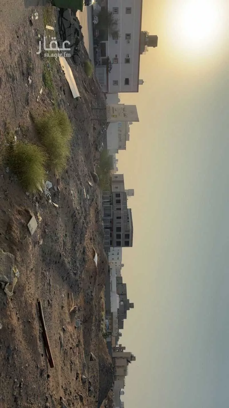 أرض 900 م² في الملك فهد 4