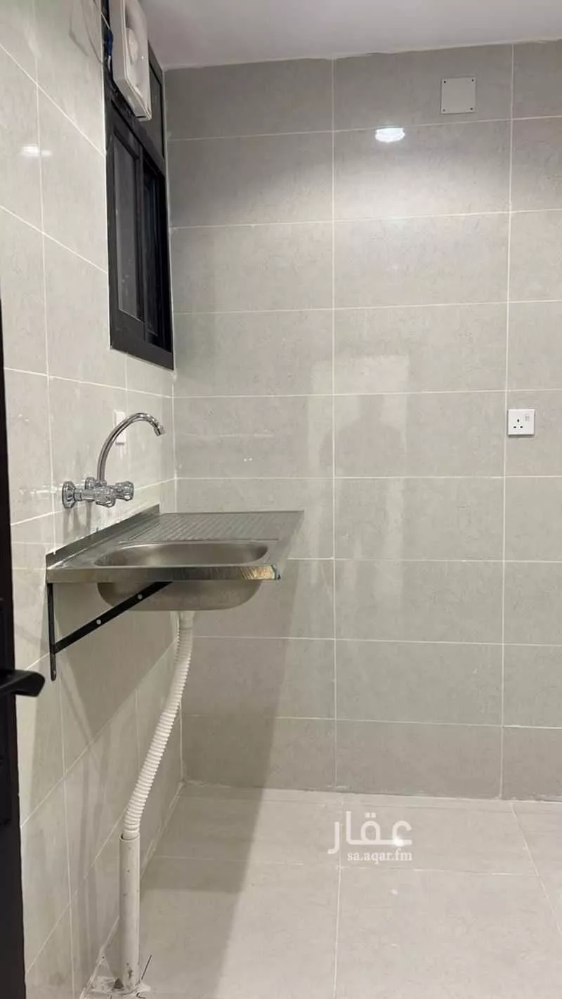 عمارة 232 م² في منفوحة 10