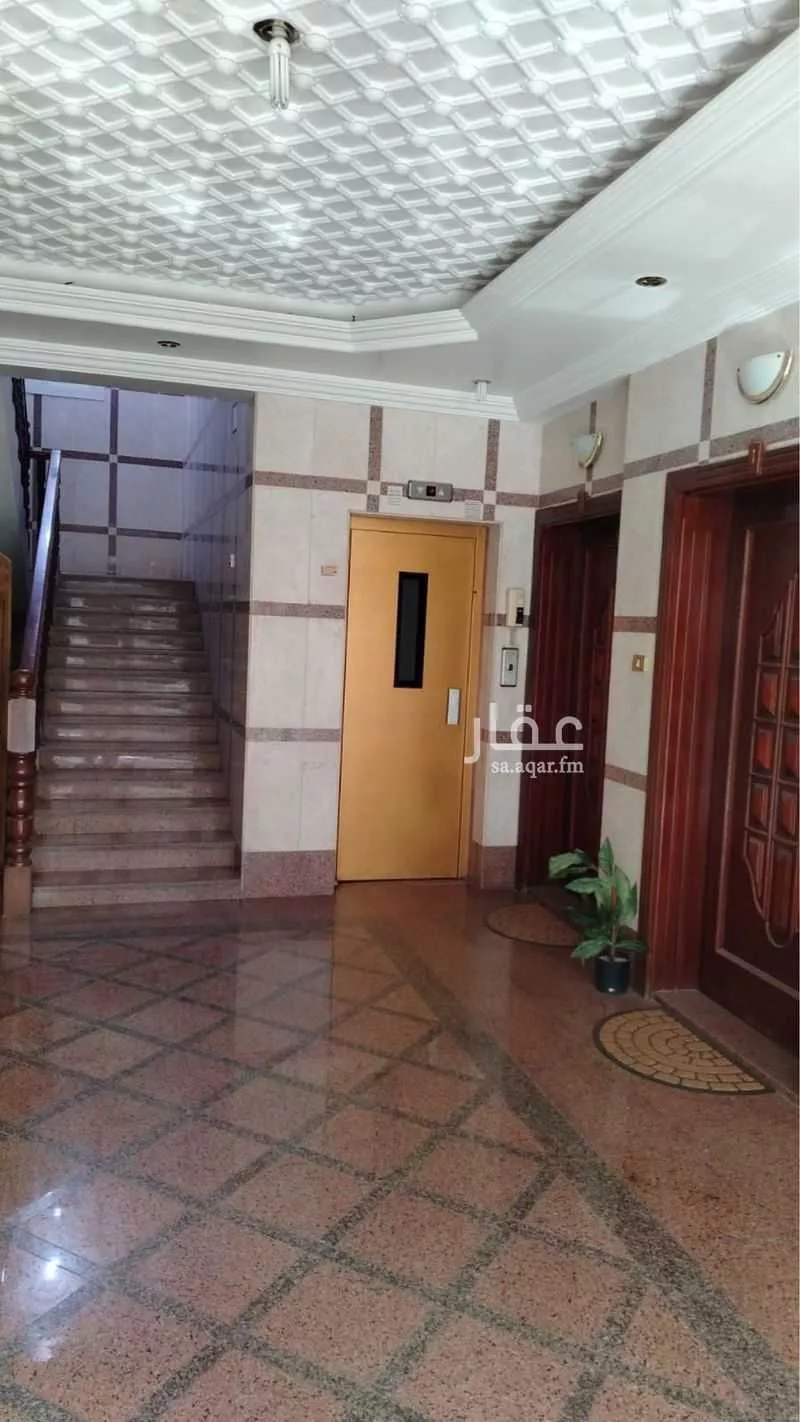 عمارة 680 م² في مشرفة 6