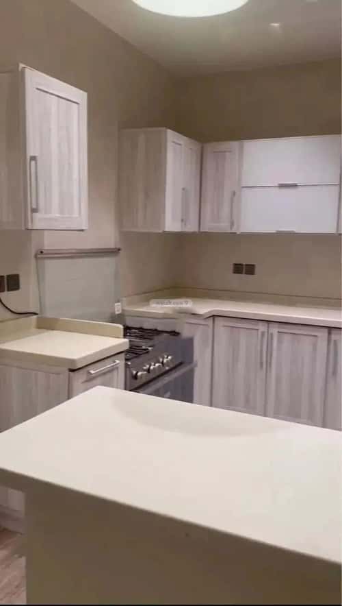 شقة 3 غرف في الملقا 4