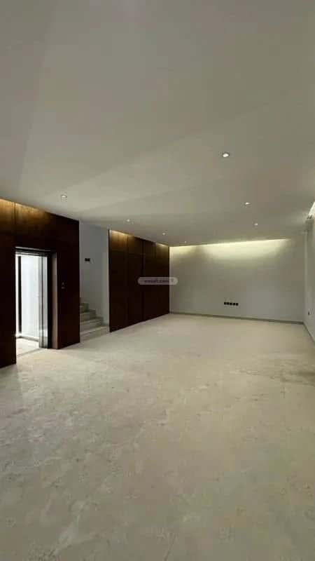 5 bedroom villa in Al Aridh 12