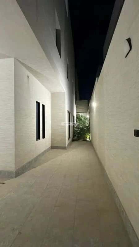 5 bedroom villa in Al Aridh 3