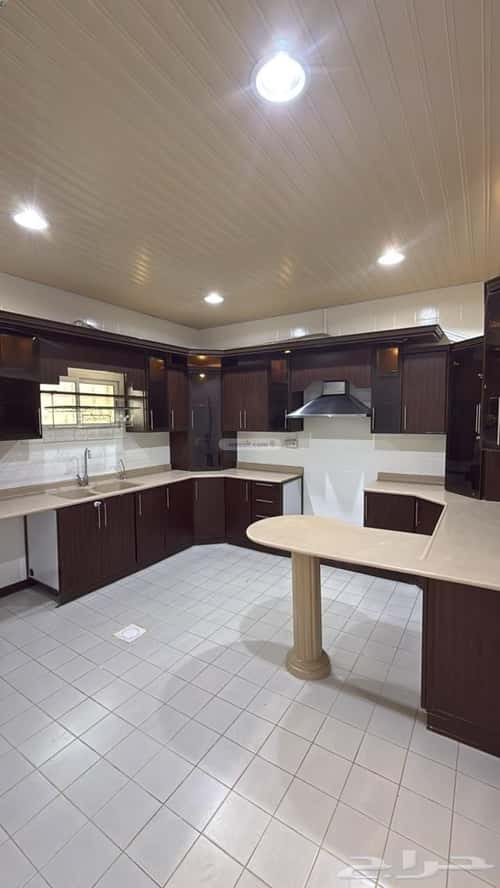 شقة 5 غرف في الروابي 11