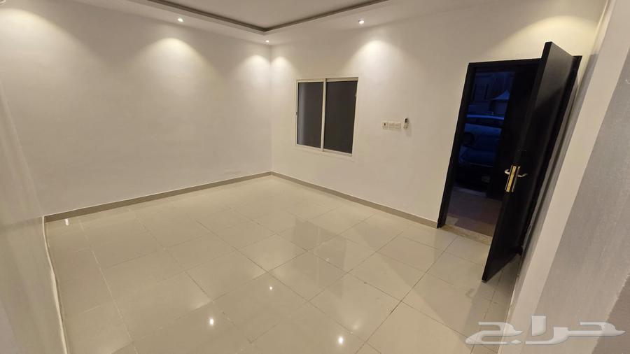 شقة 3 غرف في العارض 9