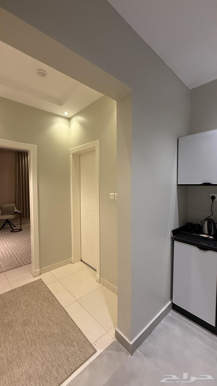 شقة 1 غرف في الملقا 6