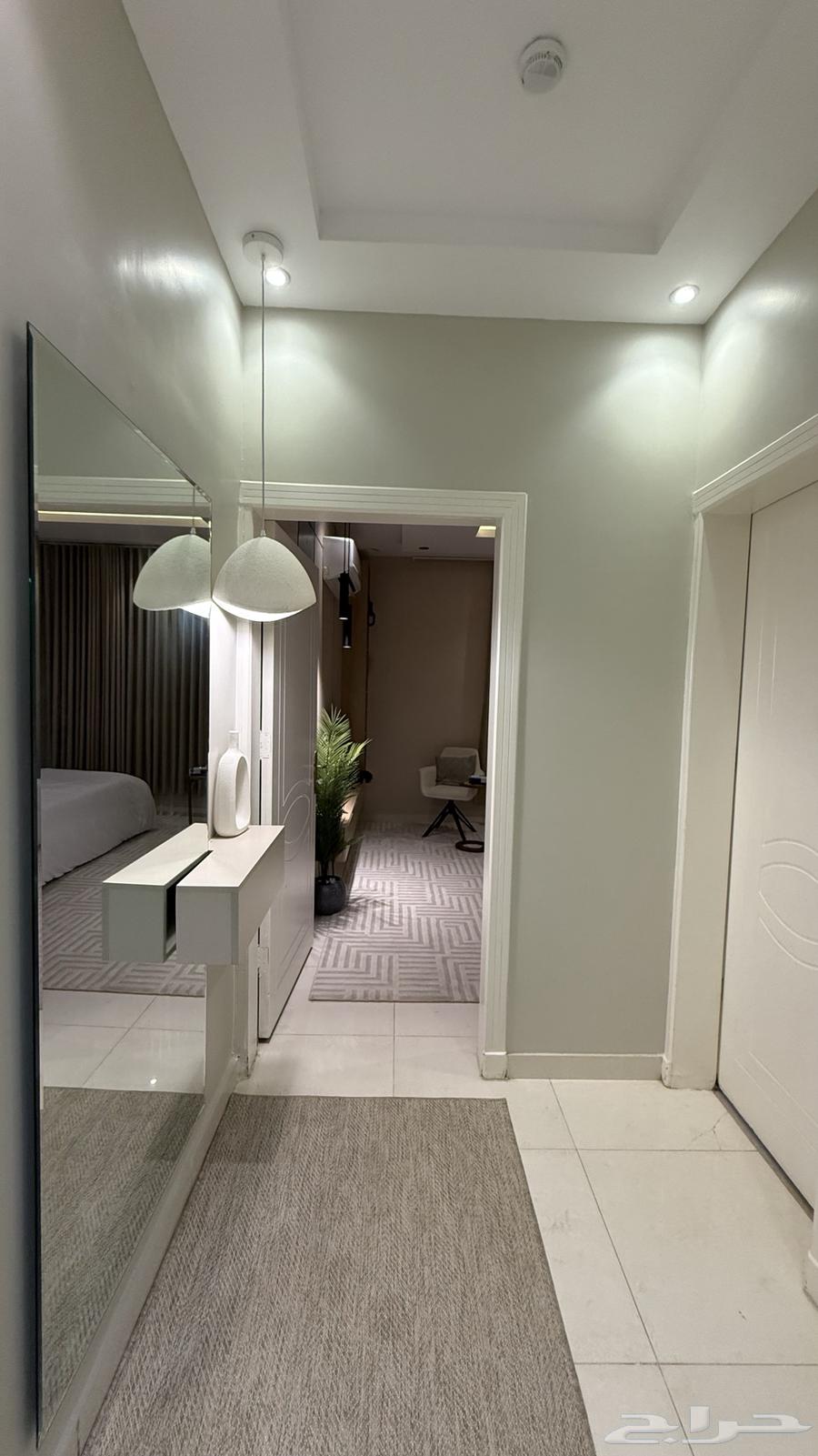 شقة 1 غرف في الملقا 7