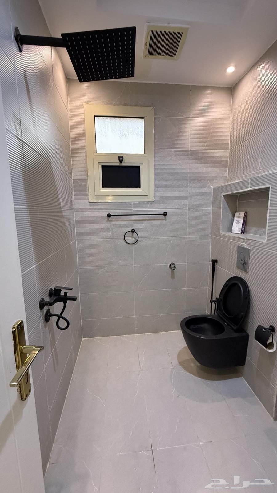 شقة 1 غرف في الملقا 10