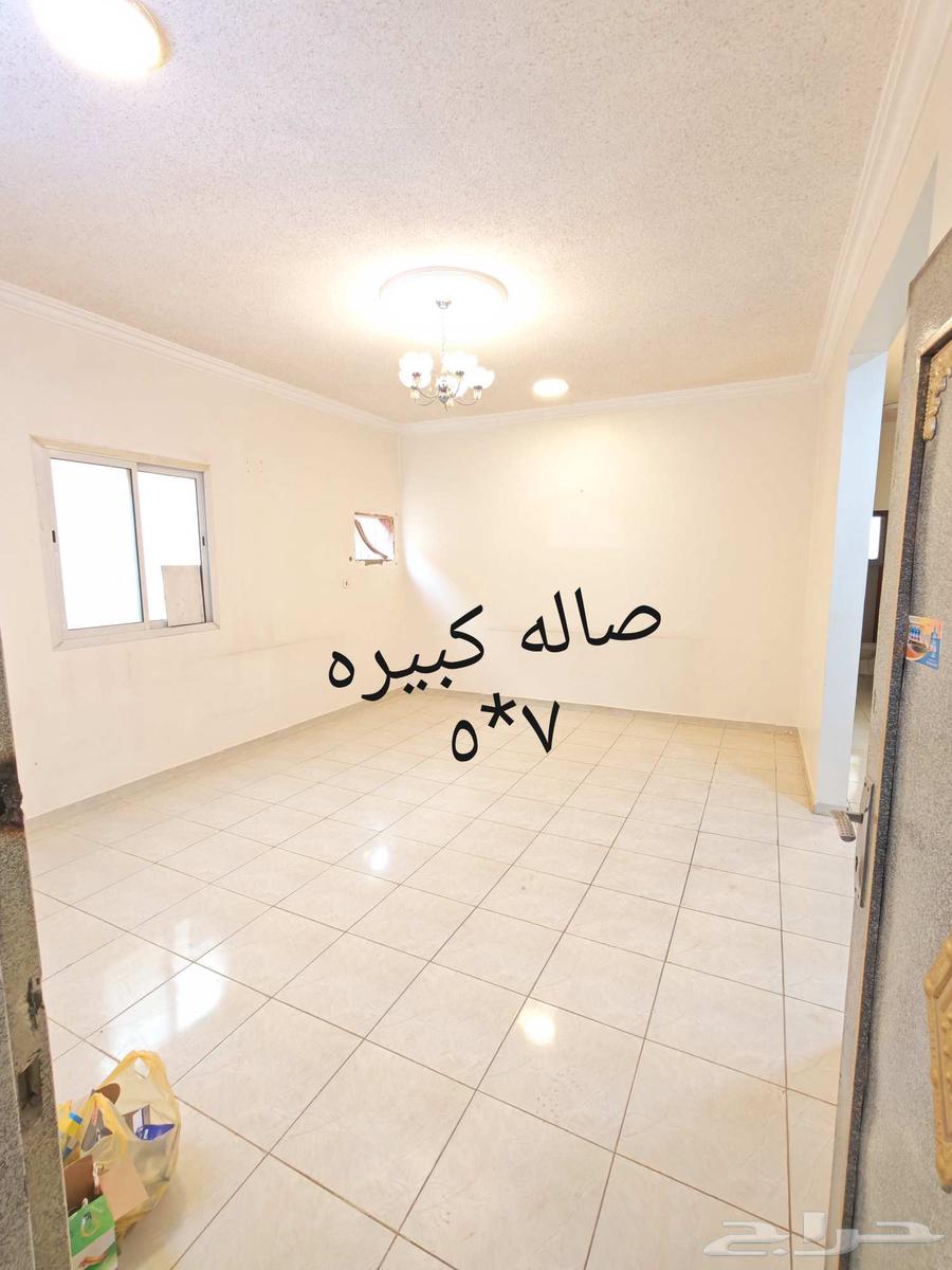 شقة 3 غرف في الرمال 4