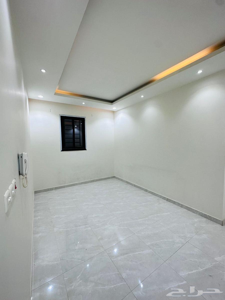 شقة 3 غرف في الرمال 5