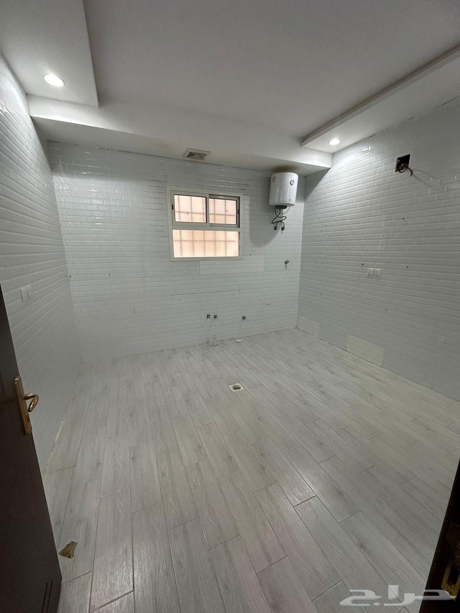 شقة 4 غرف في الرمال 3