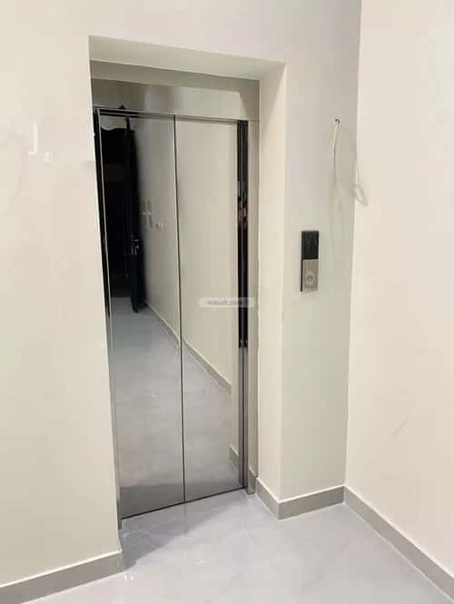 3 bedroom floor in King Fahd 3