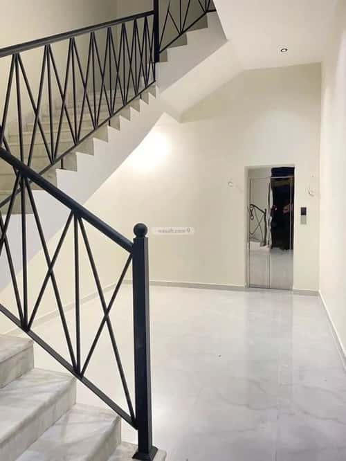 3 bedroom floor in King Fahd 4