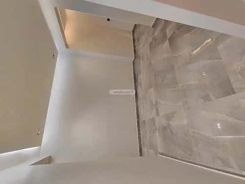 شقة 1 غرف في الملقا 5