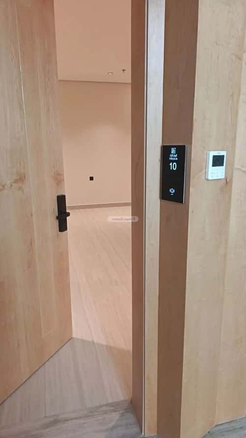 شقة 3 غرف في العارض 10